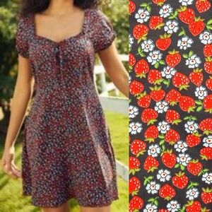 ModCloth Strawberry Print Ruffle Trim Dress Strawberries Picnic Floral Preppy